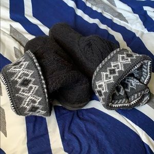 Comfortably knit boots